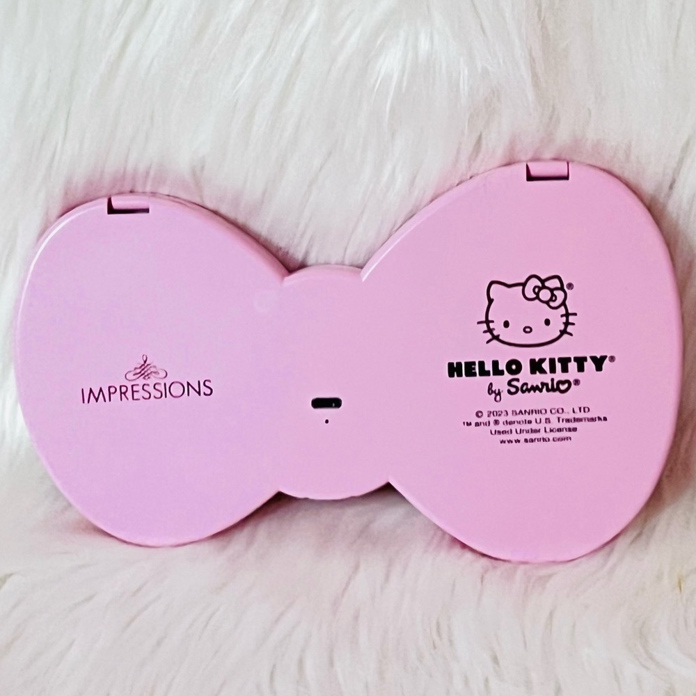 Hello Kitty Bow LED Compact Mirror (Large) - Picture 8 of 11
